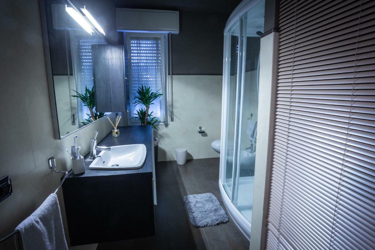 Cinematic Modern Flat, 100 Mt Da Ospedale Daire Ravenna Dış mekan fotoğraf