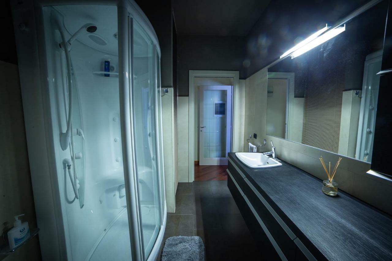 Cinematic Modern Flat, 100 Mt Da Ospedale Daire Ravenna Dış mekan fotoğraf